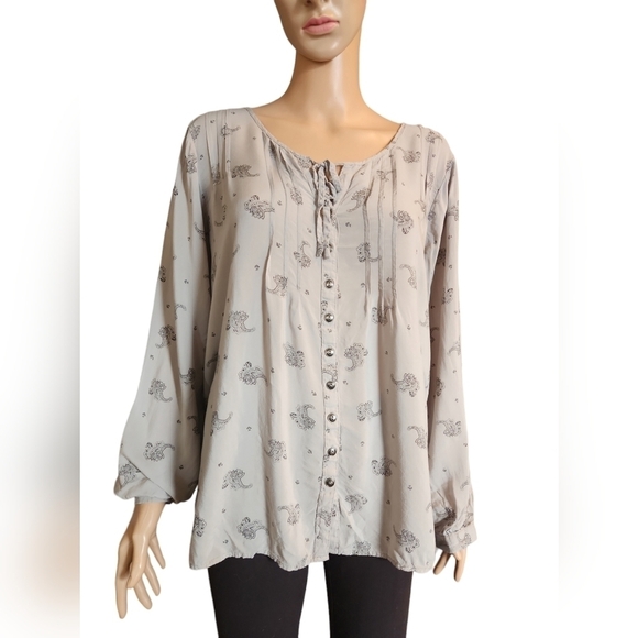 Torrid Dove Grey Paisley Blouse - Picture 2 of 8